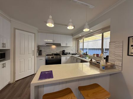 Spacious and Modern Home Available for Lease - Photo 5