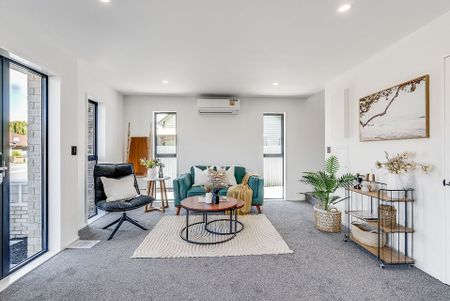 Modern 3-Bedroom Home for Rent 1/22 Rutherford St - Photo 2