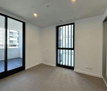 ULTRA MODERN APARTMENT - Photo 1