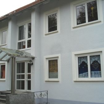 Großzügige 3-Zimmer-Dachgeschoß-Wohnung in Nittenau-Bergham! - Foto 1