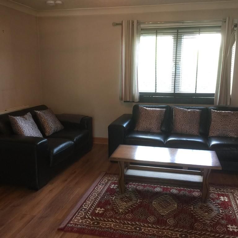 1 bedroom property with land to rent - Photo 1