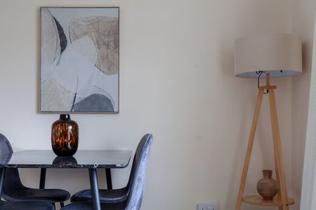 4 Bed Flat, Morris Gardens, SW18 - Photo 2