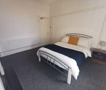 1 bedroom in a house share to rent - Photo 1