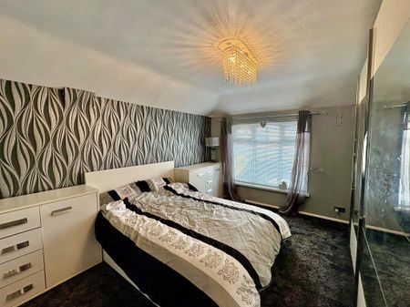 3 bedroom semi-detached house to rent - Photo 5