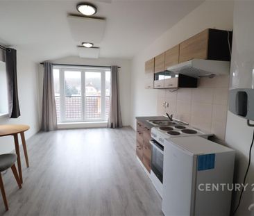 Pronájem bytu 1+kk 22 m2 - Photo 1