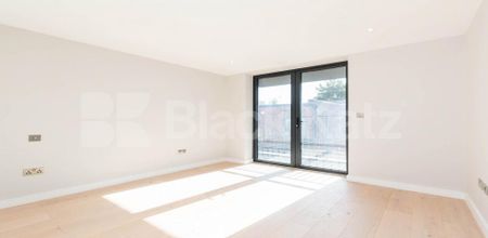 2 Bedroom, 2 bath, 1 reception Apartment - Photo 4