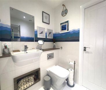 1 bed Upper Floor Flat for rent - Photo 6