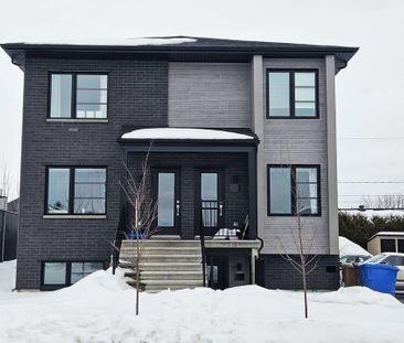 À l’état neuf, magnifique et lumineux condo 4 1/2 Rive-Nord train REM - Photo 4