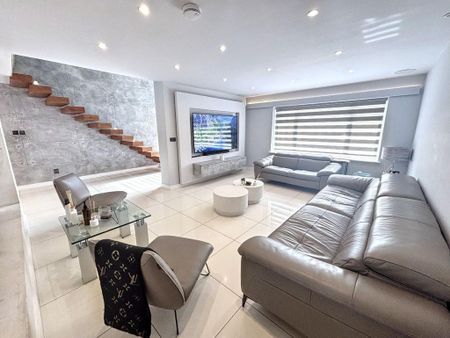 4 bedroom detached house to rent - Photo 5