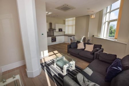 3 bedroom flat to rent - Photo 2