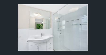 SPACIOUS GROUND FLOOR CITY LIVING - Photo 5