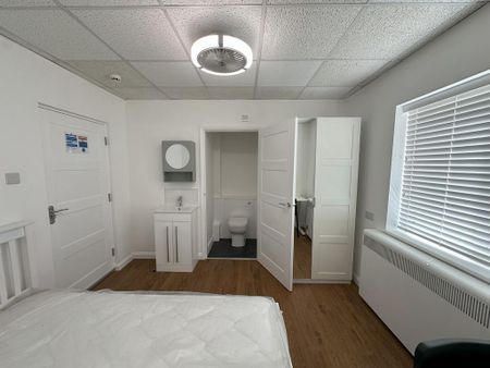 29 bedroom property to rent - Photo 2