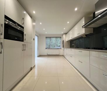 5 bedroom detached house to rent - Photo 2