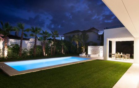 Luxury Villa for rent in Marbella, Andalusia - Photo 4