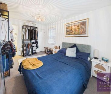 Aldersbrook Road, London, E12 - Photo 5