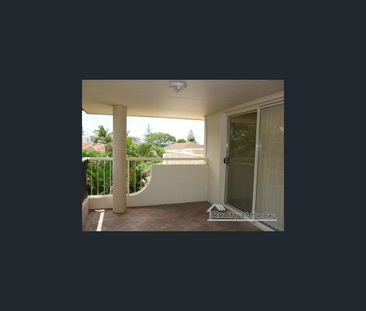 5/12 Madang Crescent, Runaway Bay, Qld 4216 - Photo 1