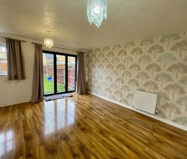 3 bedroom end of terrace house to rent - Photo 2