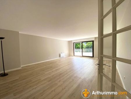 Location Appartement 4 pièces 120 m2 à Quimper - Photo 3