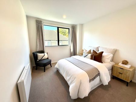 FULLY FURNISHED BRAND NEW STYLISH TOWNHOUSE IN PRIME LOCATION! - Photo 5