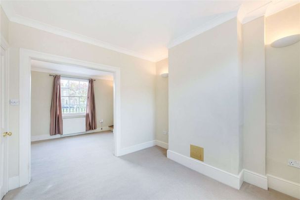 Walcot Square, Lambeth, London, SE11 4TZ - Photo 1