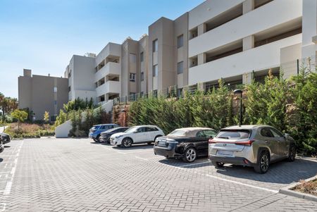 Middle Floor Apartment in Estepona - Photo 5