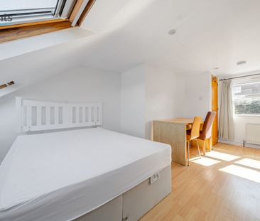 4 bedroom terraced house to rent - Photo 5