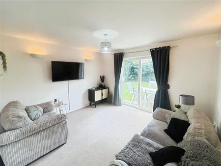 2 bedroom end of terrace house to rent - Photo 5