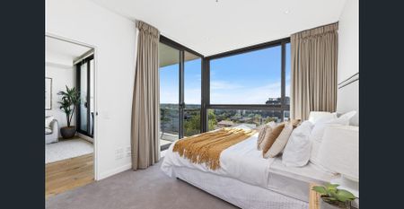 Luxury quality apartment offers privacy and views - Photo 3