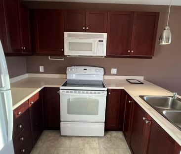 For Lease - 12 Revelstoke Court Unit# Upper, Barrie, Ontario - Photo 3