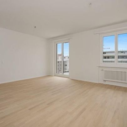 Schöne 2.5-ZW mit 2 Balkone im Zentrum von Biel - Foto 1
