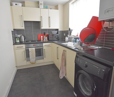 2 Bedroom Flat - Photo 4