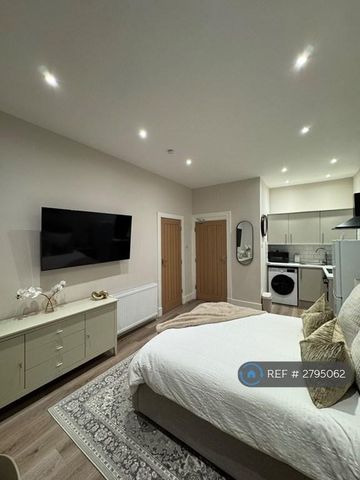 Studio to rent - Photo 4