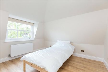 3 bedroom flat to rent - Photo 4