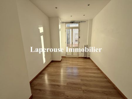 Location Appartement 3 pièces 66m² NICE 06000 - Photo 2