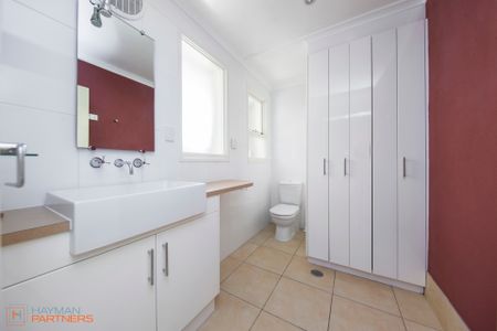 80 Anzac Park, Campbell ACT 2612 - House For Rent | Domain - Photo 2