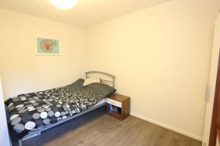 Spey Street – Room 1 - Photo 5