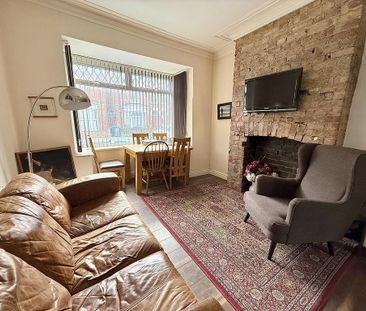 1 bedroom in a house share to rent - Photo 2