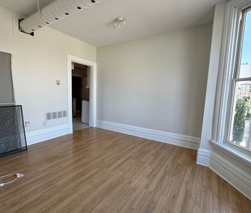 For Lease - 139 1/2 John Street Unit# 4, Hamilton, Ontario - Photo 2