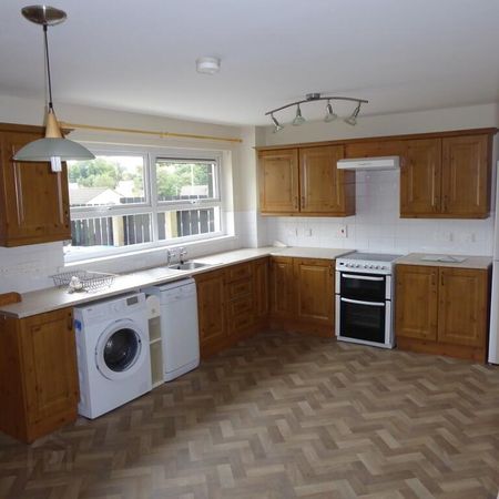 `26 Castleview Park, Omagh, BT79 7SG - Photo 3
