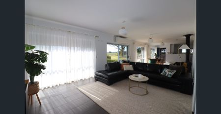 Brick family home - 9 km from town - Photo 3