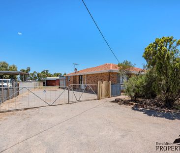 Welcome to 61 Drew Street! - Photo 6