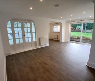 3 bedroom detached bungalow to rent - Photo 3