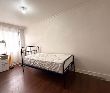 TWO BEDROOM GROUND FLOOR APARTMENT IN CENTRAL DANDENONG! - Photo 1