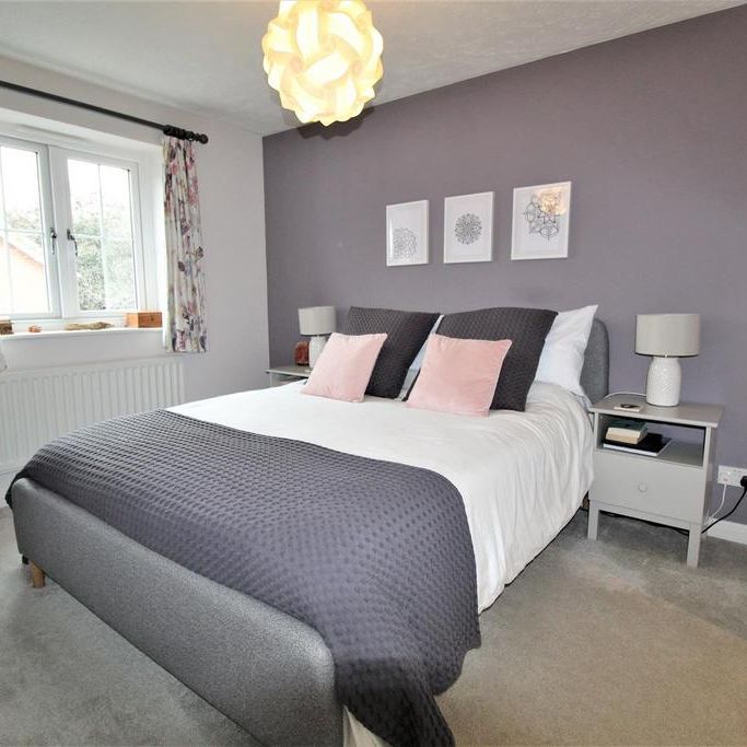 4 bedroom detached house to rent - Photo 1