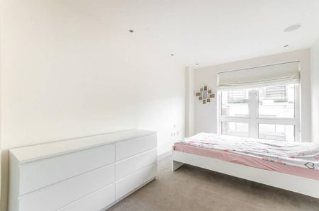 3 bedroom flat to rent - Photo 5