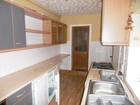 2 bedroom terraced house to rent - Photo 4