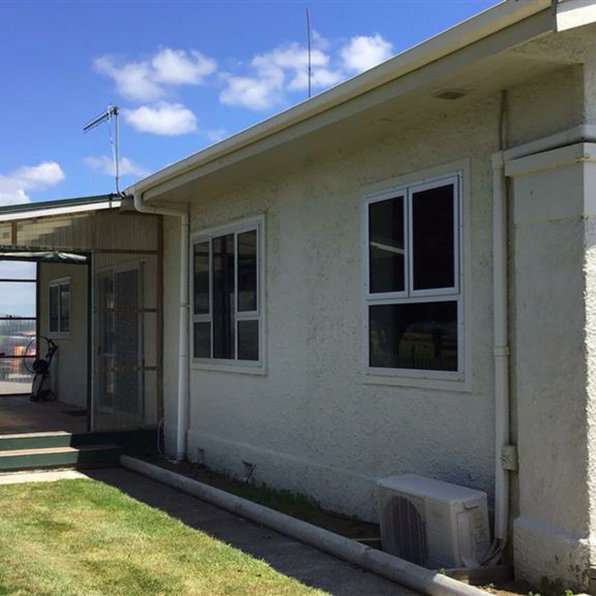 Spacious Rural Retreat for Rent - Photo 1