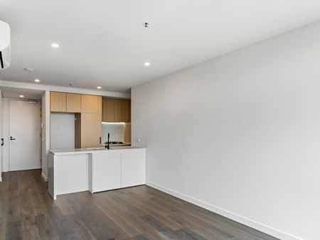 Style, Sophistication, and Convenience – 1 Bedroom Apartment at Ivanhoe Gardens - Photo 2