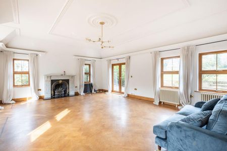 4 bedroom detached house to rent - Photo 2