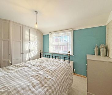 3 bedroom detached house to rent - Photo 2